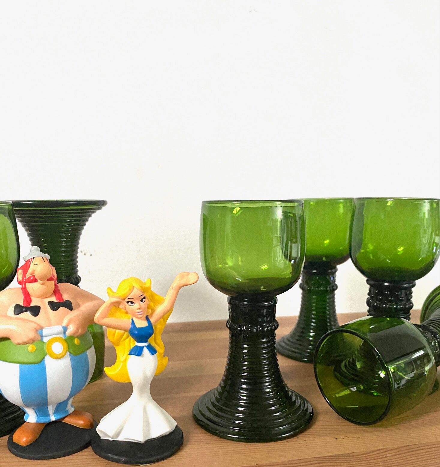 Service of 6 roemer glasses in green crystal
