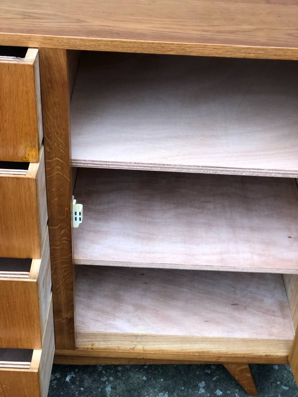 VINTAGE CHEST OF DRAWERS/STORAGE UNIT 1960