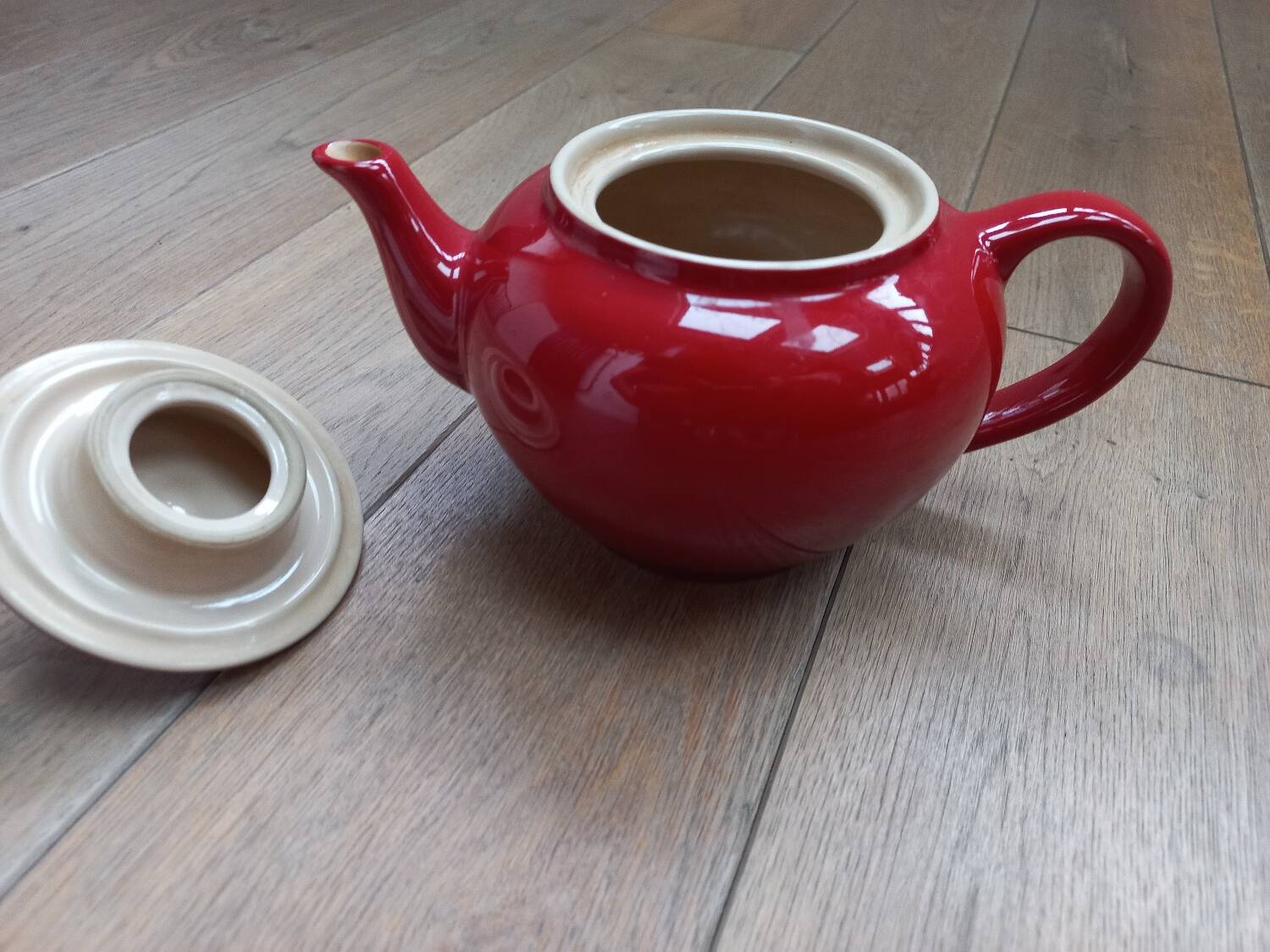 Le Creuset Teapot