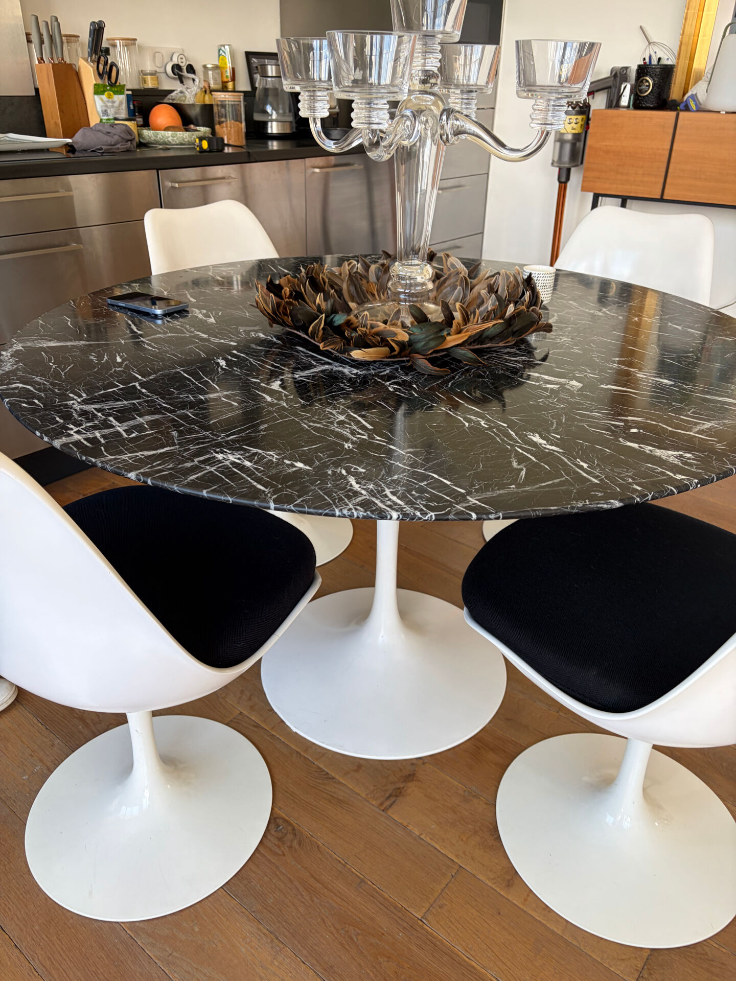 Tulip table Saarinen 120 cm black Marquina marble