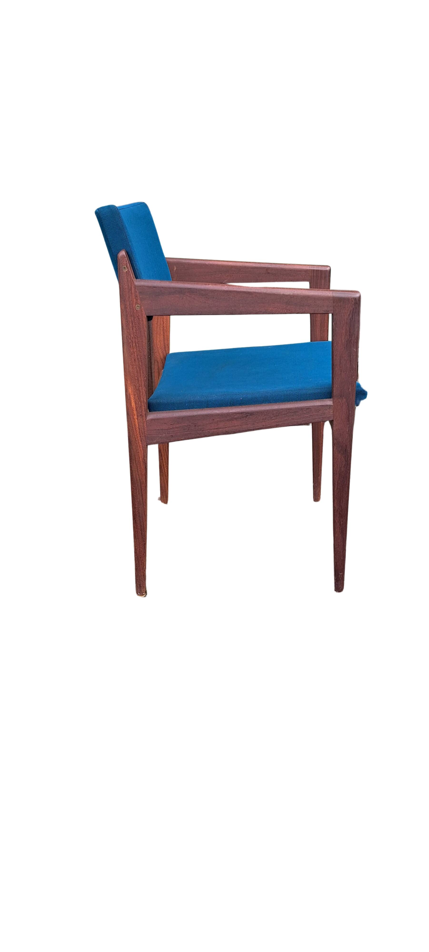 Fauteuil Thonet original des années 1960 en tissu bleu et noyer