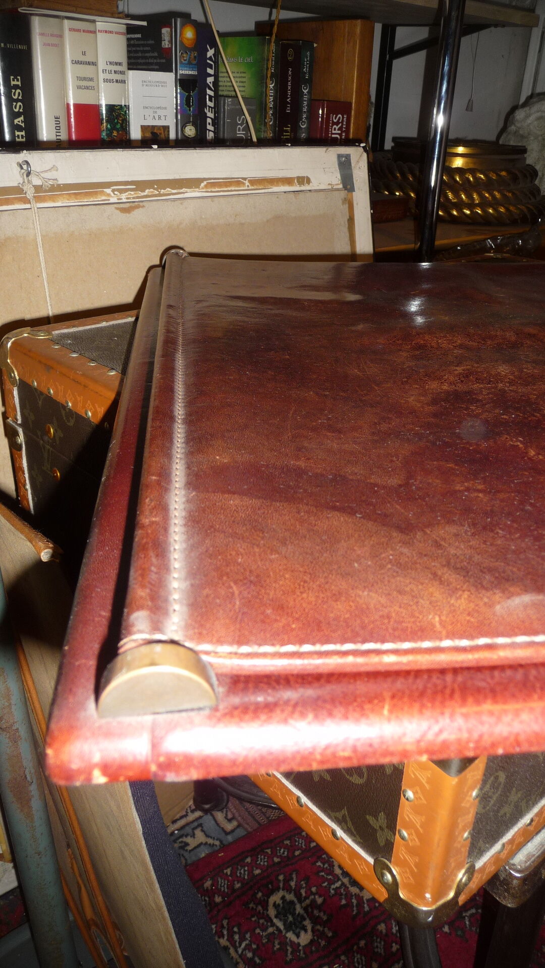 Handy vintage leather