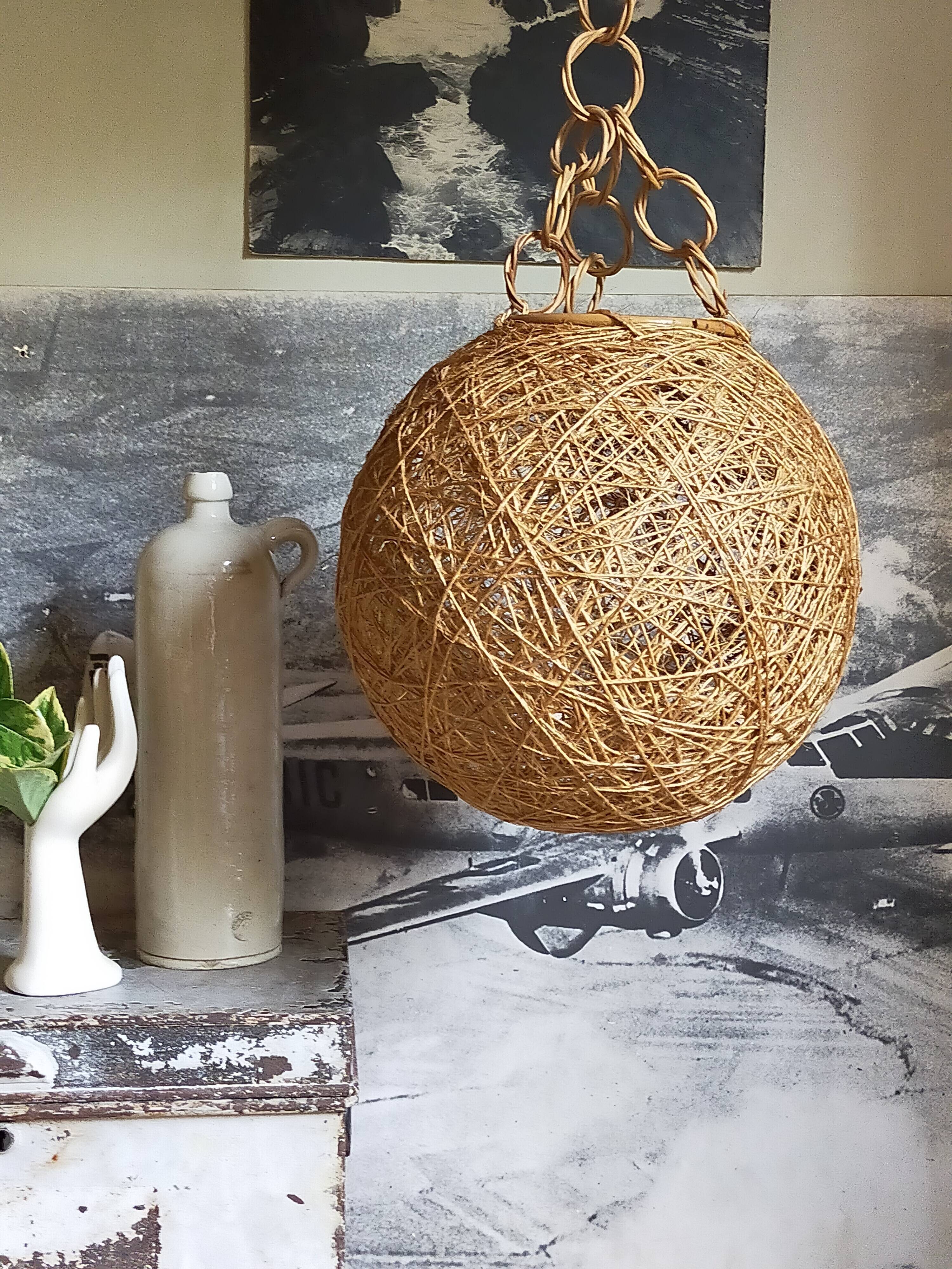 Lampshade suspension vintage wicker ball and natural string