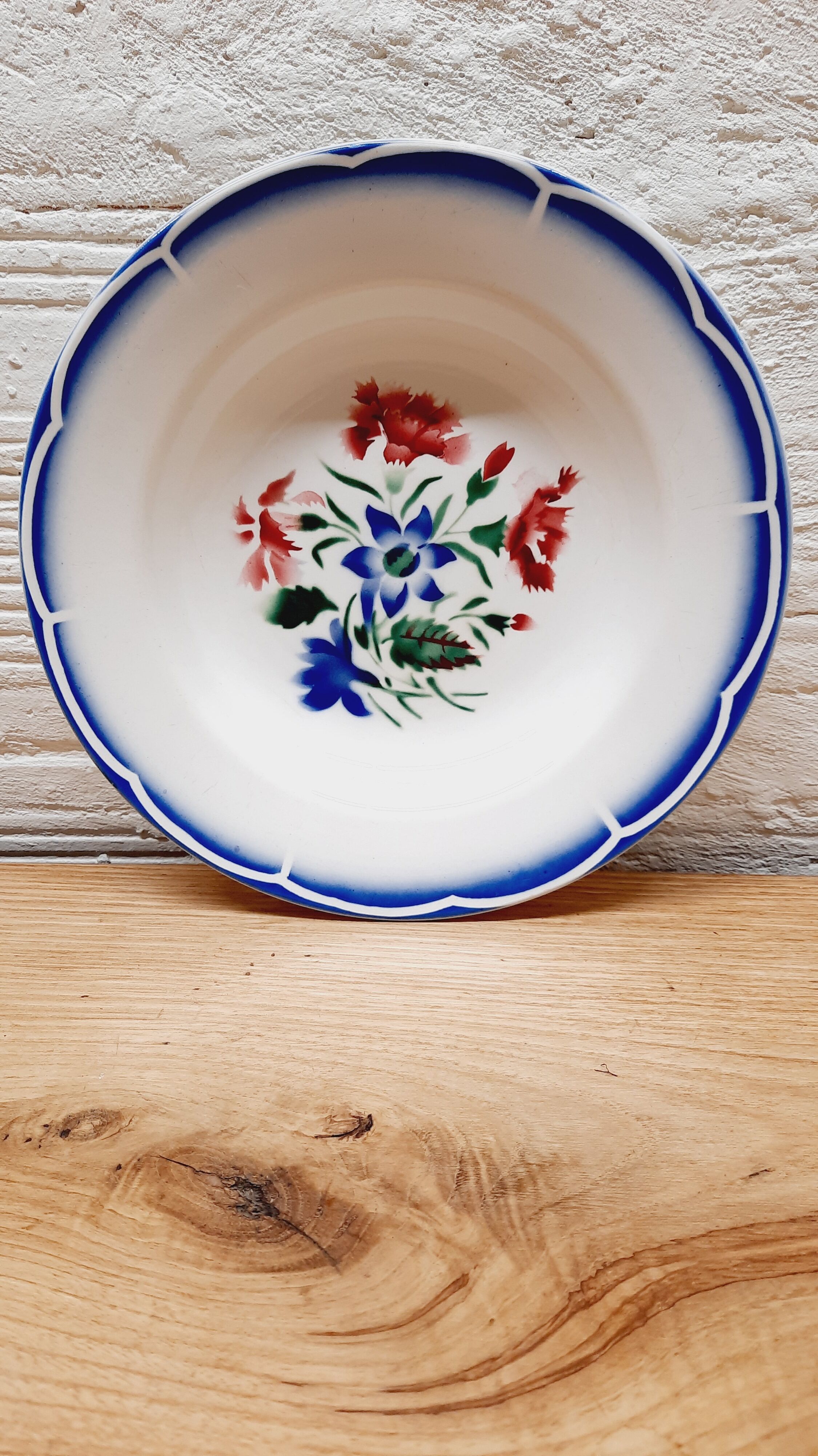 Pair of Digoin hollow plates