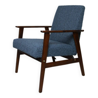 Fauteuil scandinave en bois et bouclé bleu marin 1970 design moderne chaise de salon originale rénovée