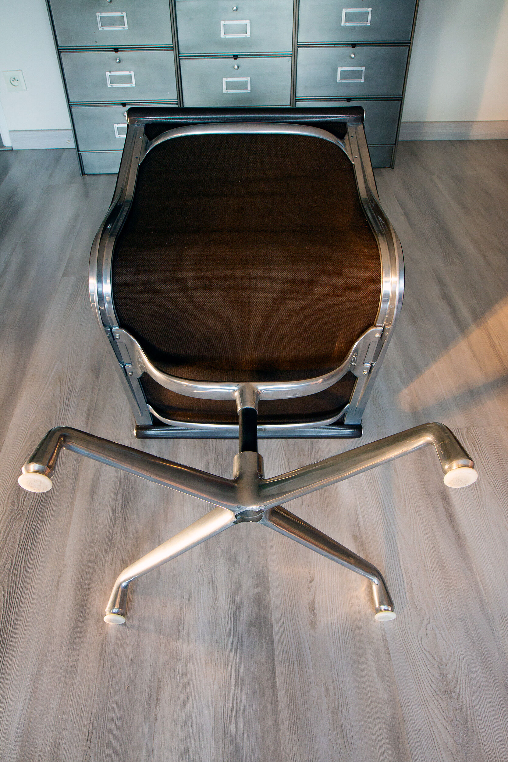 Eames Soft pad EA205 armchair, Herman Miller edition 1970