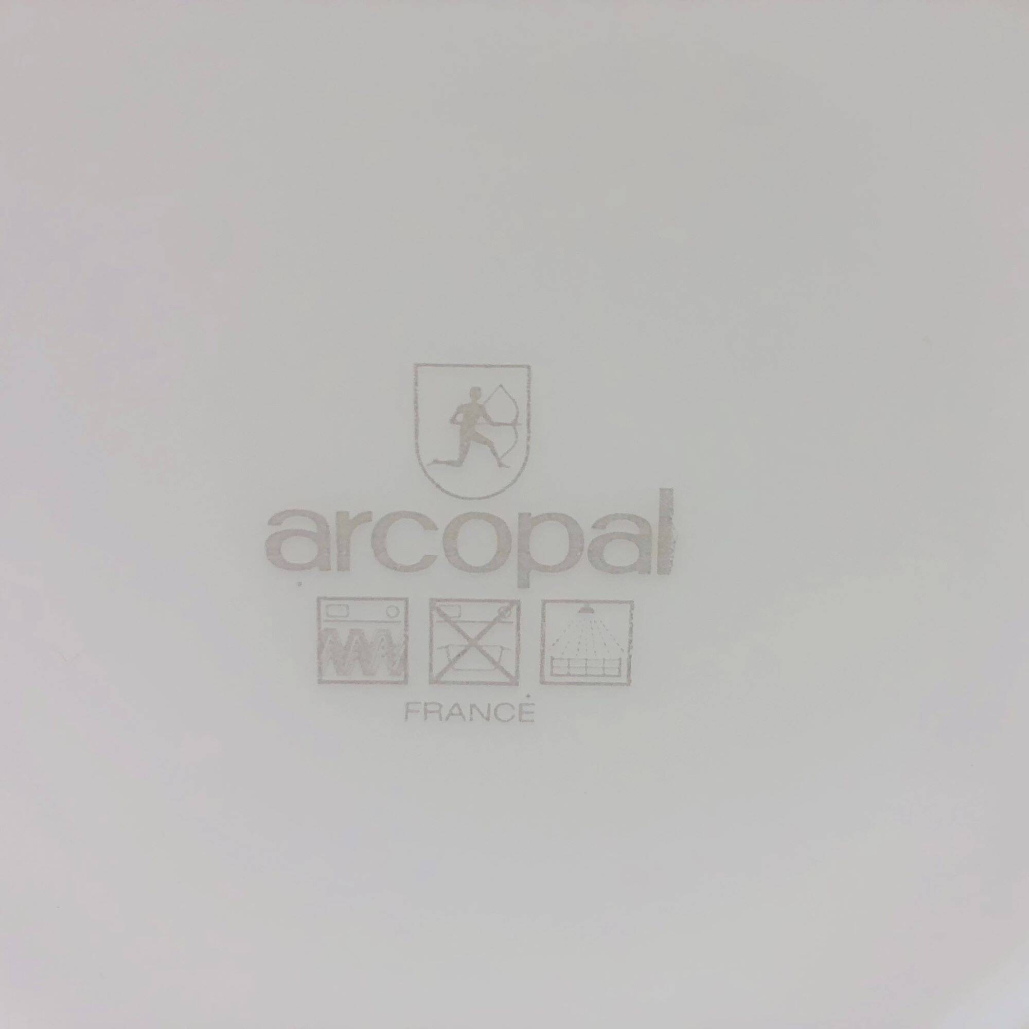 6 “Arcopal” dessert plates with art deco motifs