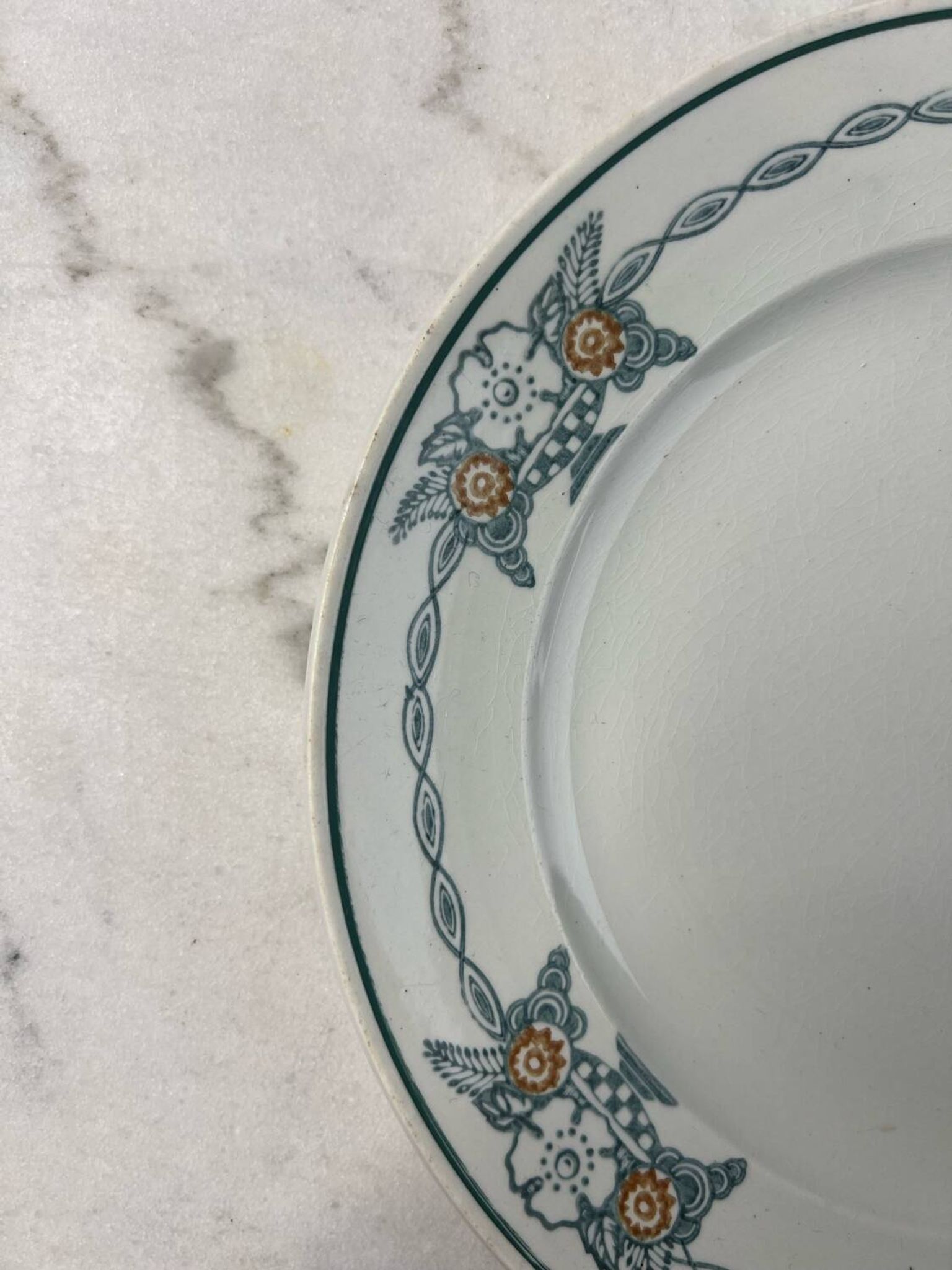 Assiette plate St Amand Corbeille de fleurs