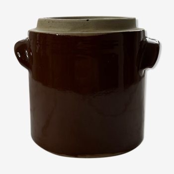 Varnished sandstone pot