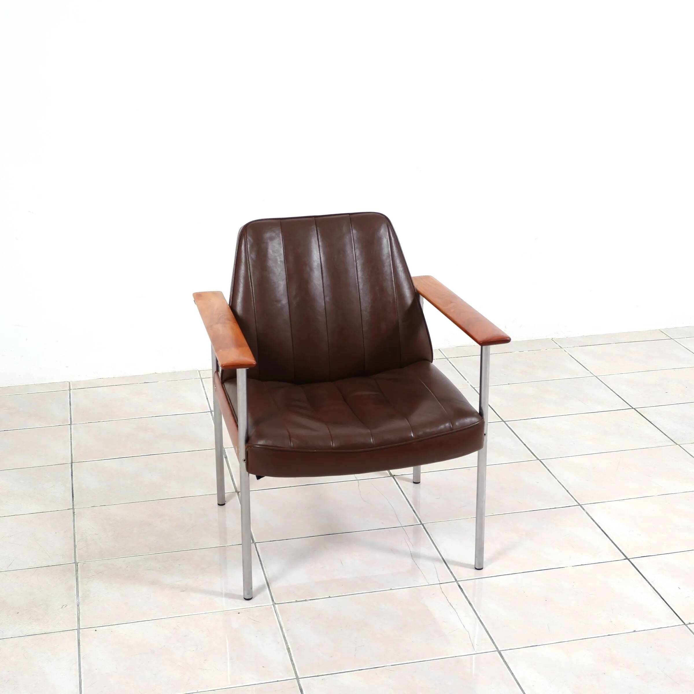 Fauteuil "1001" par Sven Ivar Dysthe pour Dokka Mobler