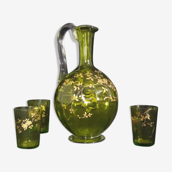 Carafe et verres à goutte en verre vert avec décor rococo doré emaillé