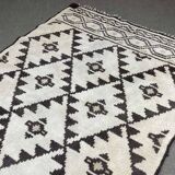 Handmade Moroccan wool rug - 1.70m x 1.20m.