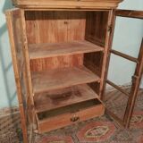 Vitrine sur pieds