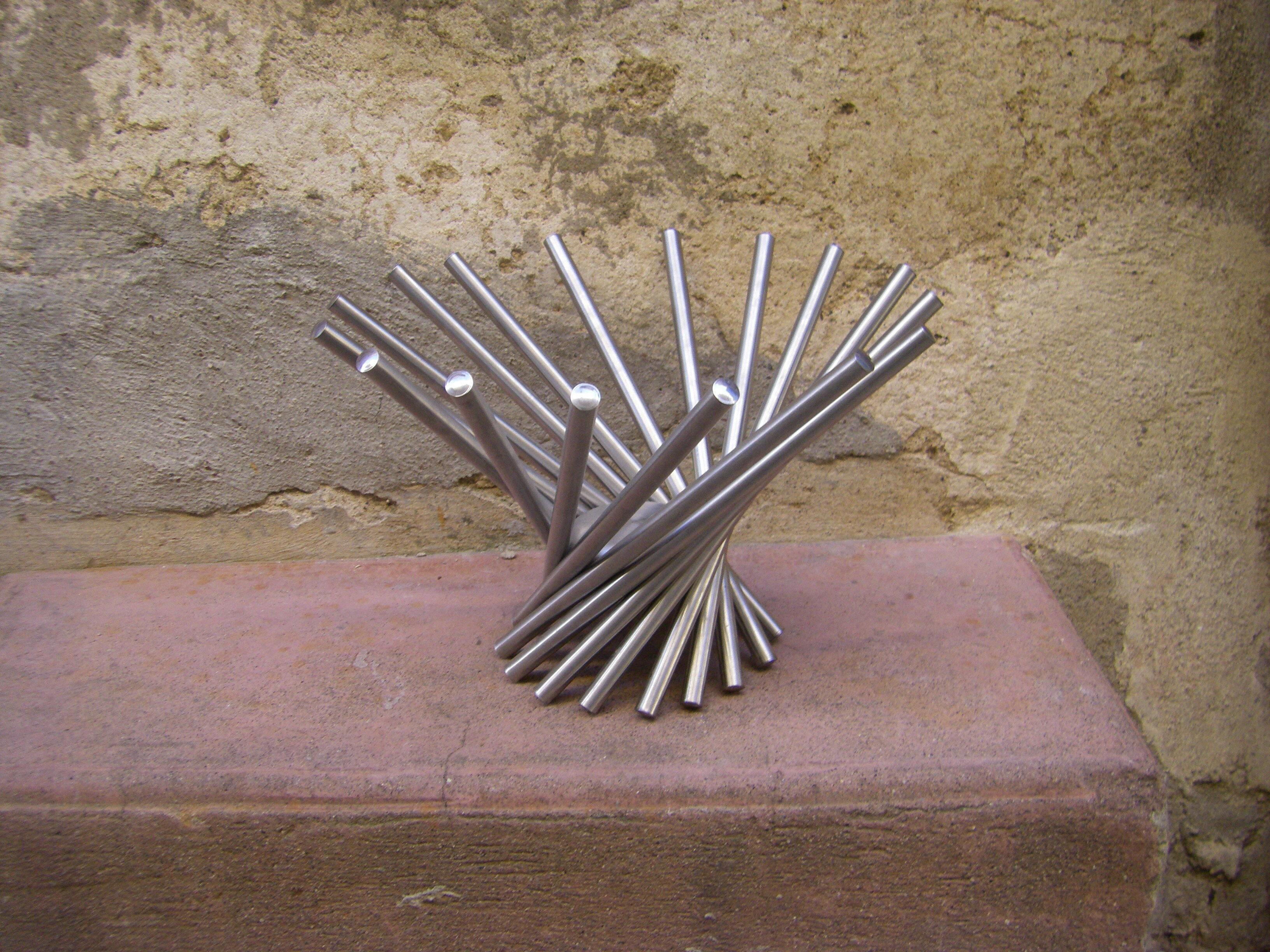 Foldable stainless steel fruit basket