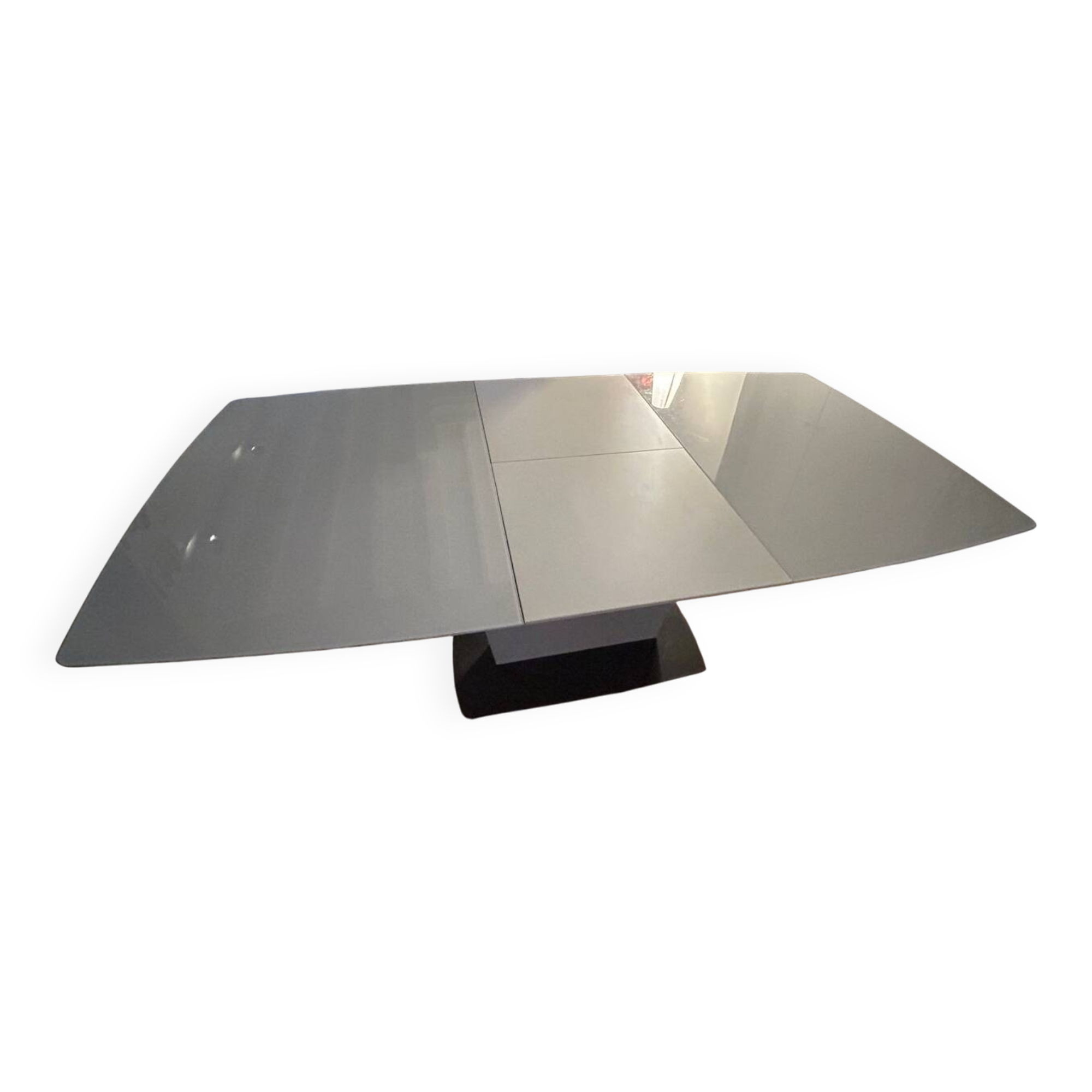 Extensible dining table BoConcept