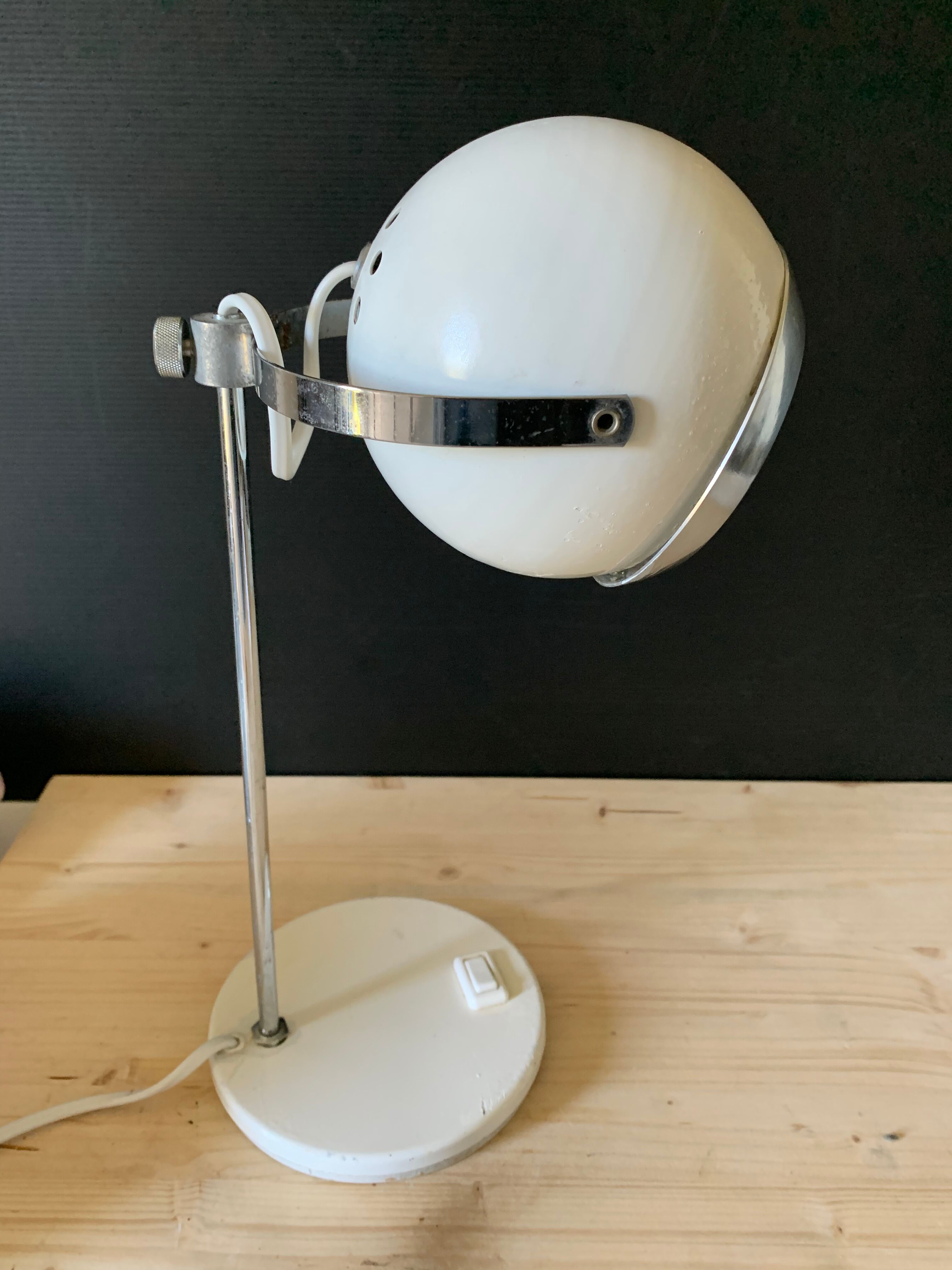 Vintage eyeball lamp