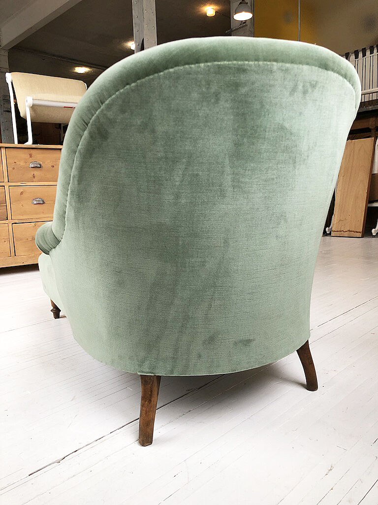 Meridian Napoleon III green velvet