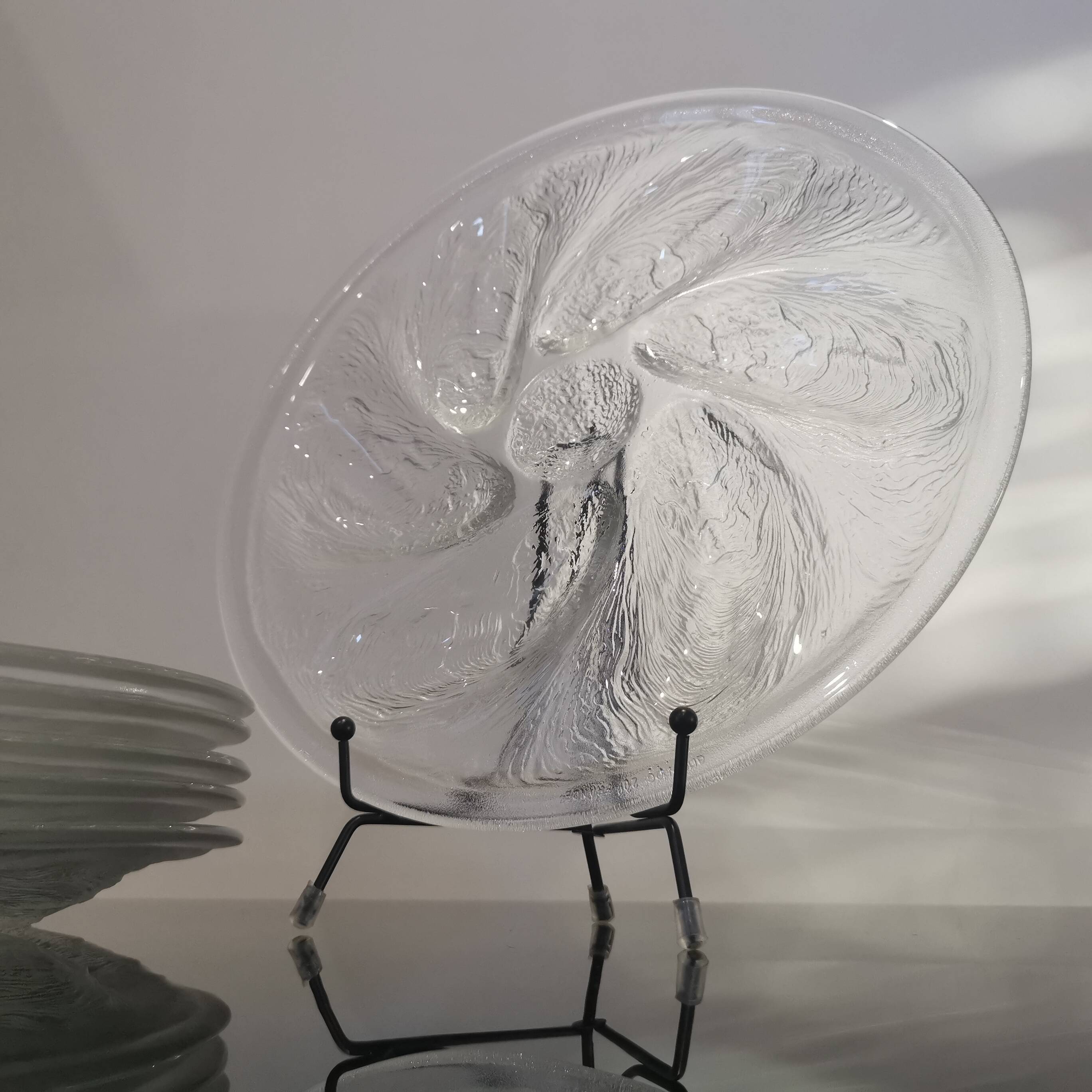 6 embossed glass oyster plates, 1970s Arcoroc France