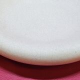 Empty white pocket in cracked ceramic matte François Chatain cup plate