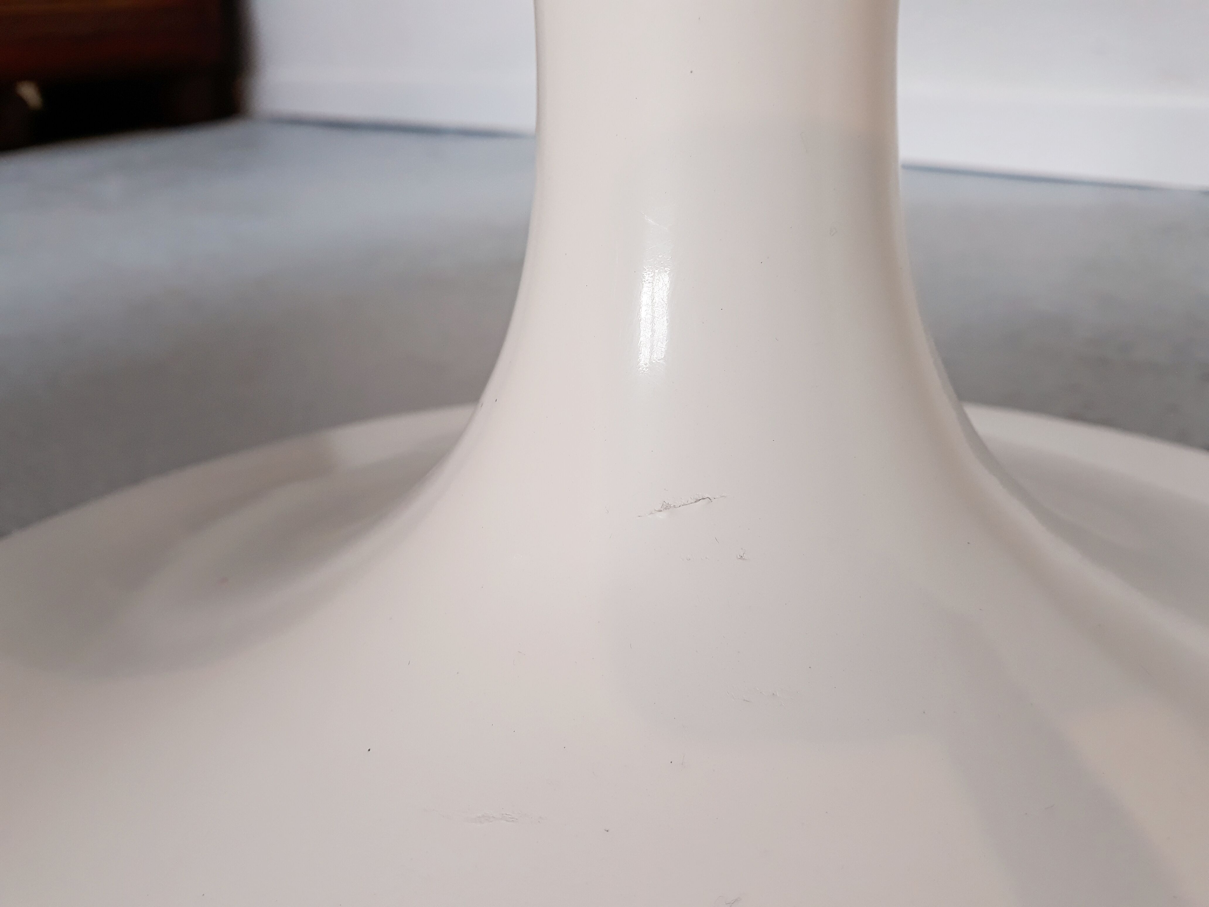 Tulip coffee table by Eero Saarinen for Knoll International