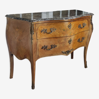 Commode galbée style Louis XV