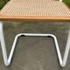 Chaise Cesca modèle b32 en blanc et bois par Marcel Breuer