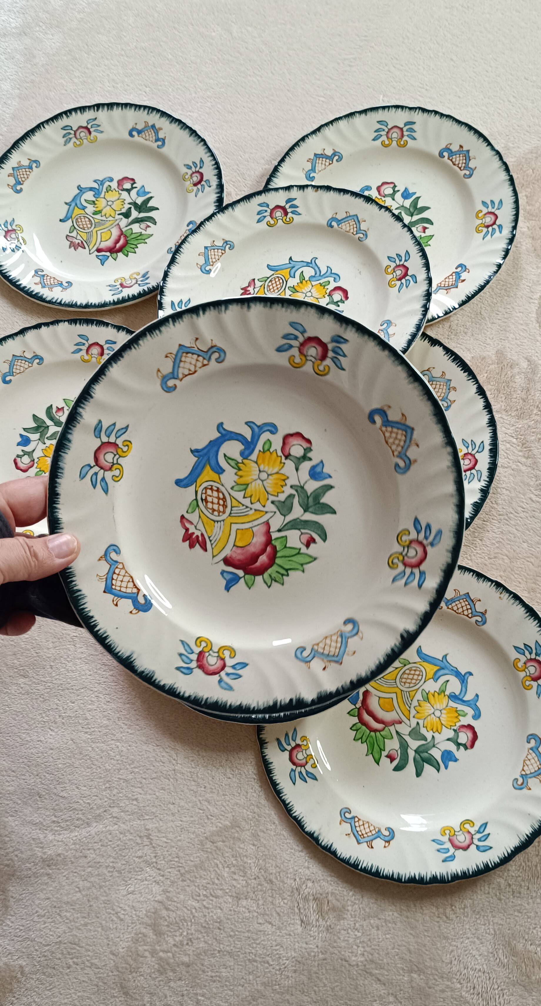 Set of 8 vintage Longwy Vieux Rouen dessert plates