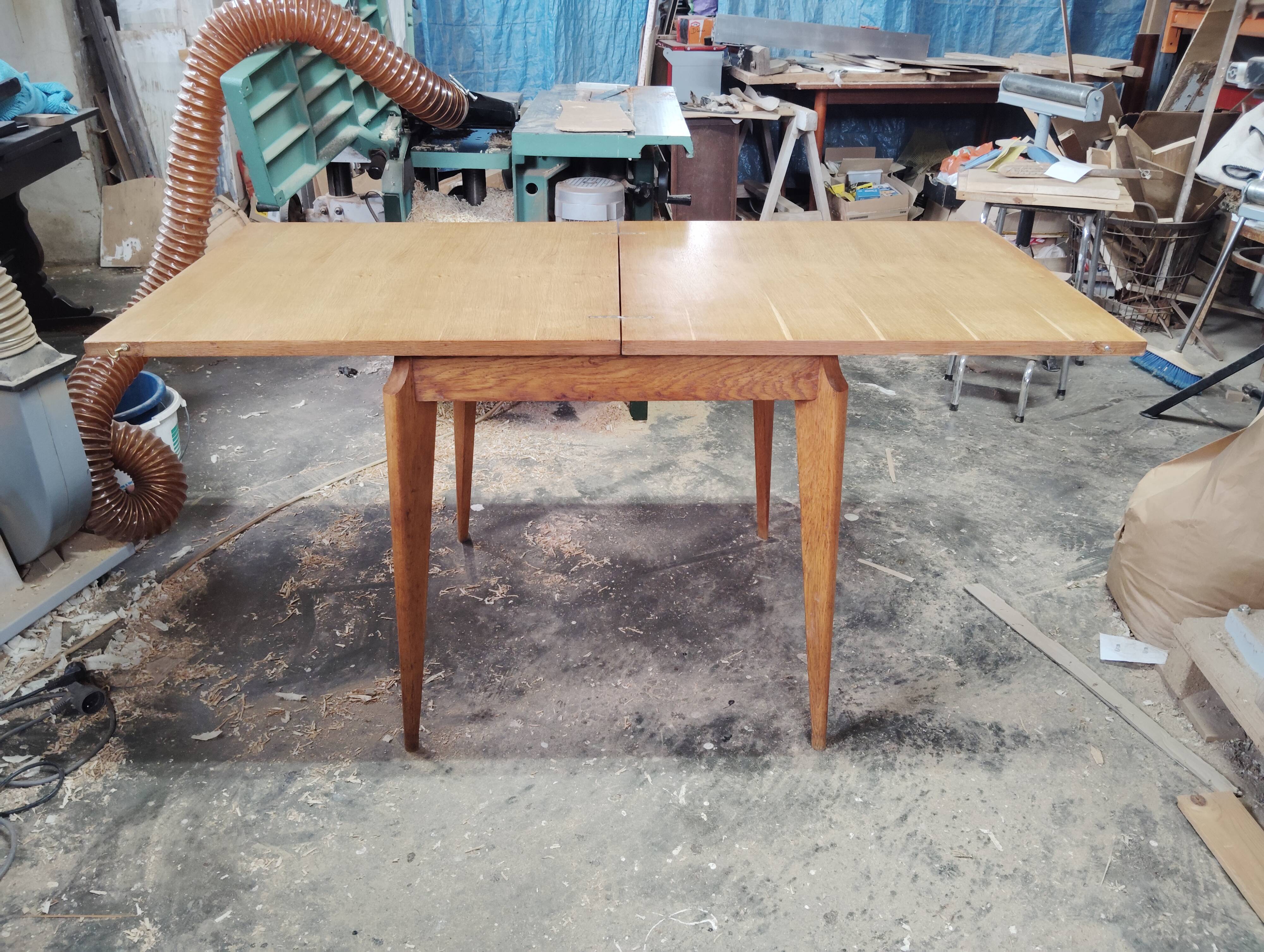 Scandinavian portfolio table