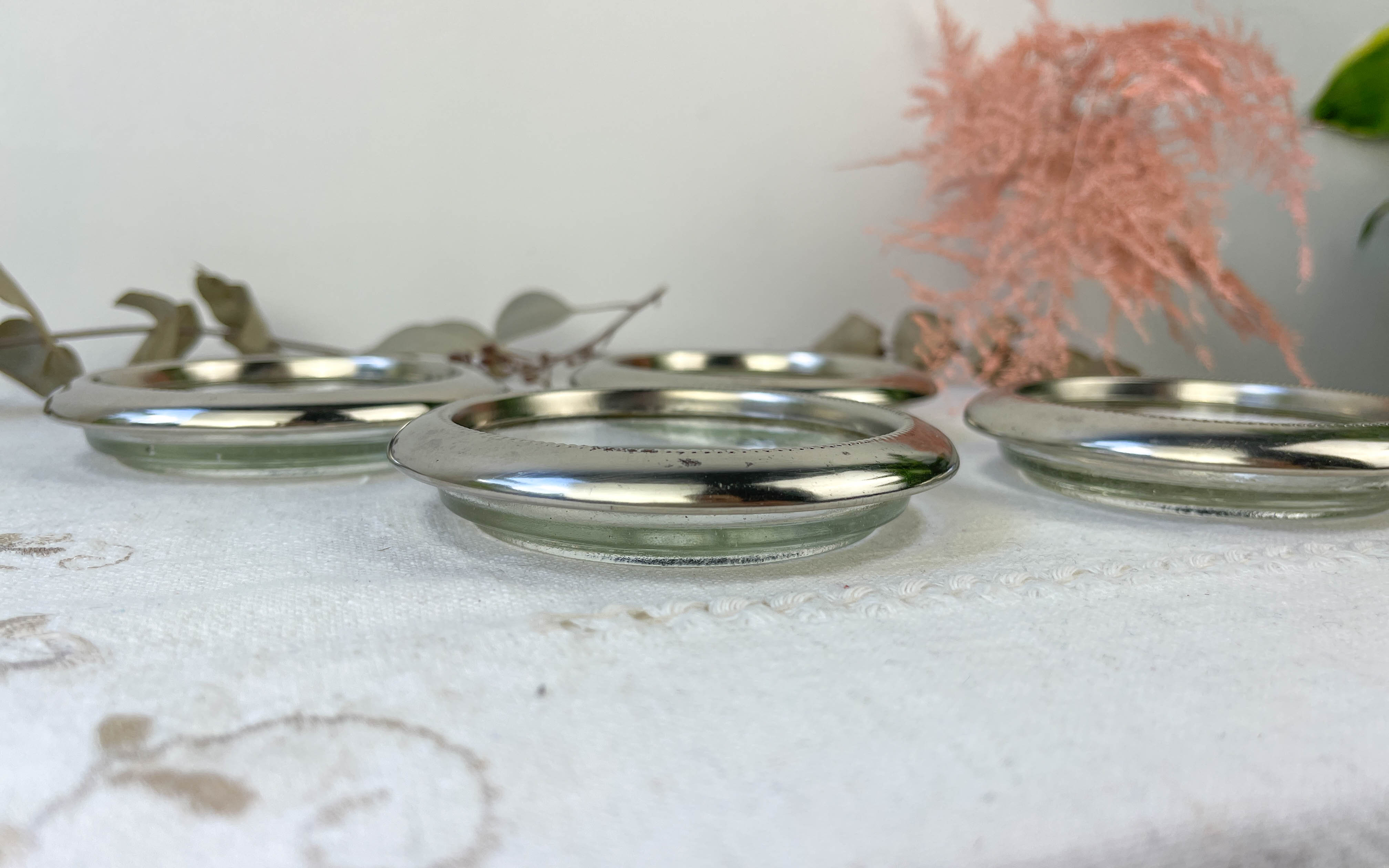 4 vintage glass coasters in glass and silver metal Leonard Silverplate style