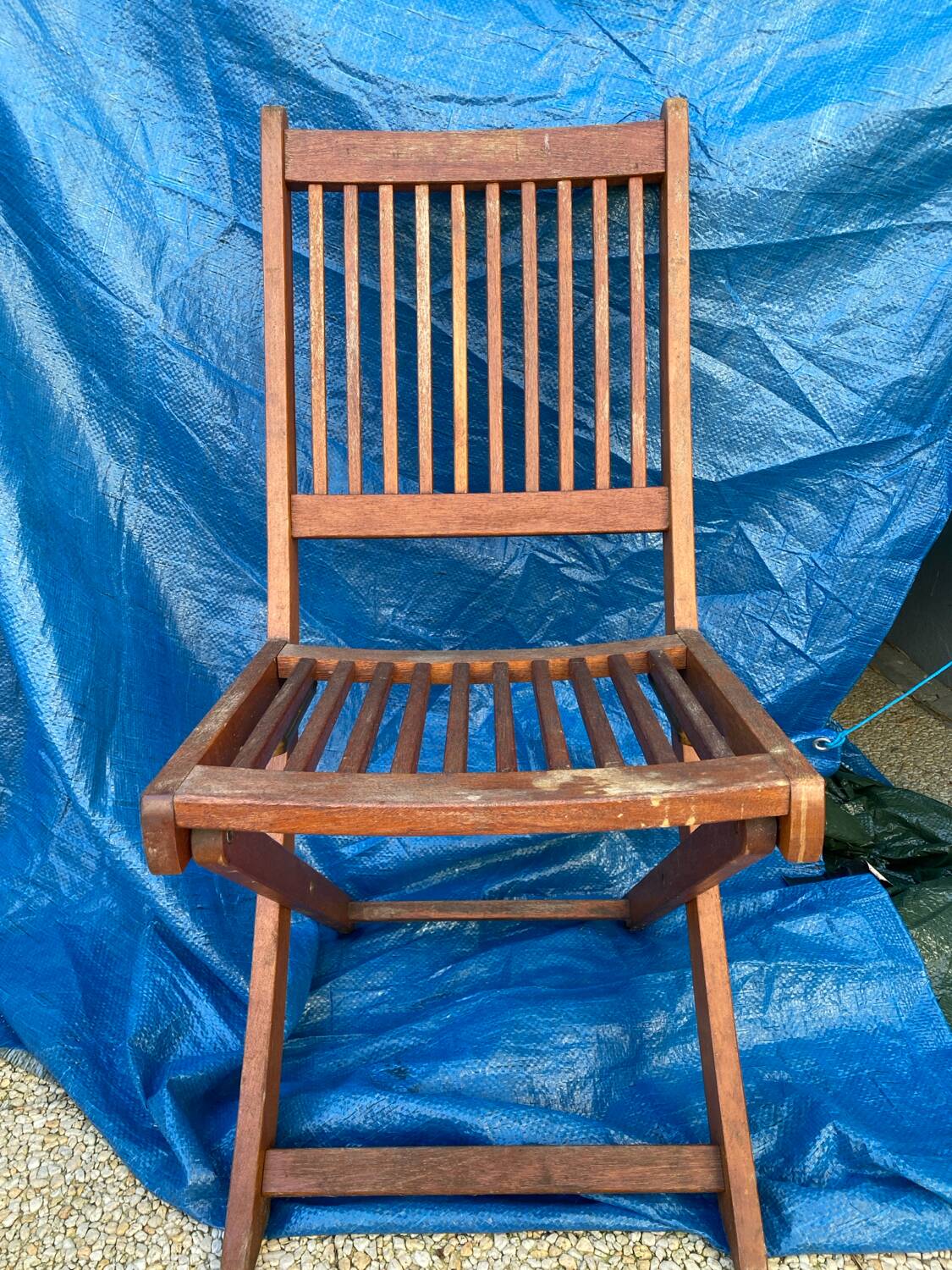 Set of 4 folding garden chairs in exotic wood
