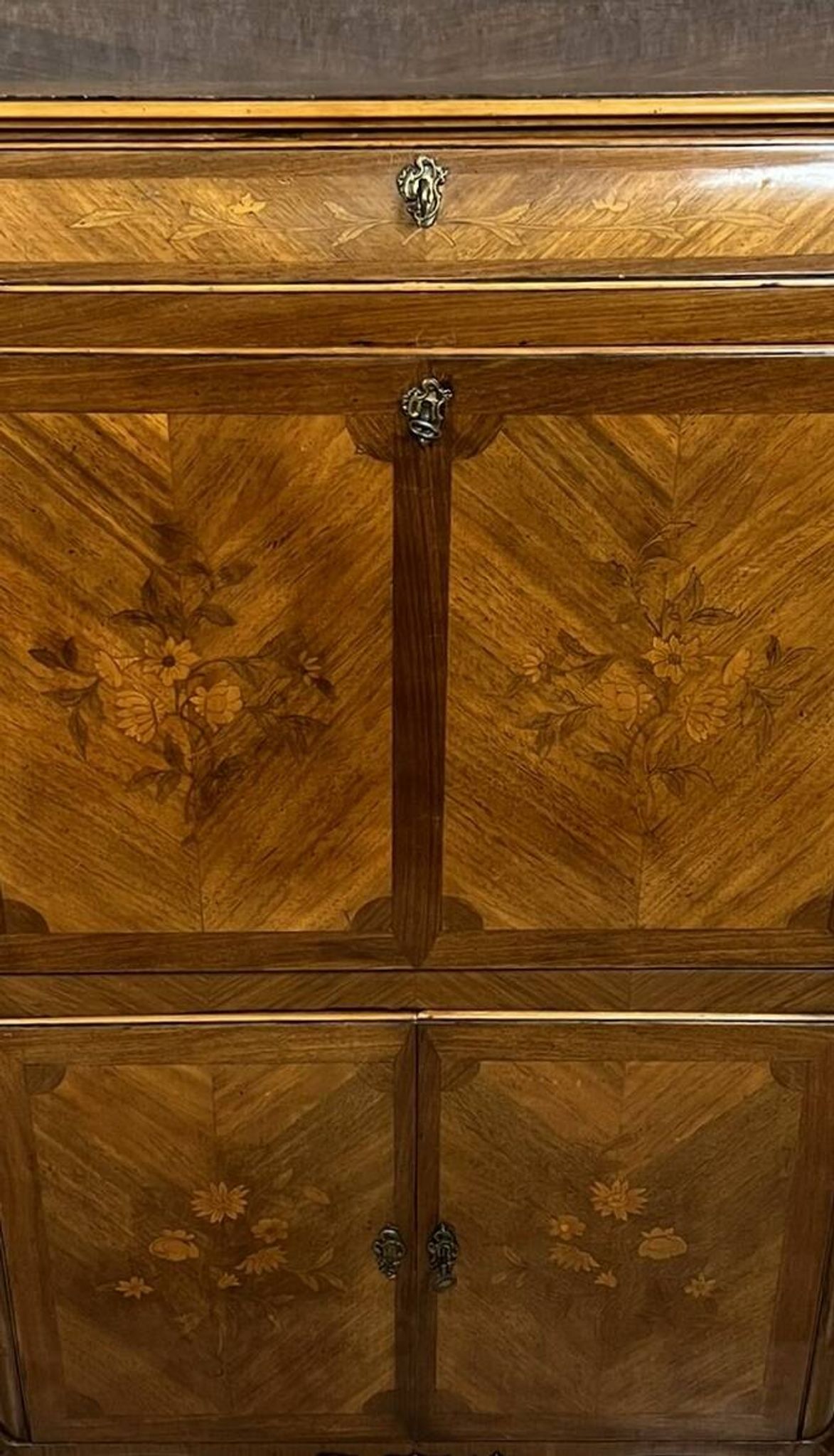 Secrétaire à abattant marqueté de style Louis XV vers 1900