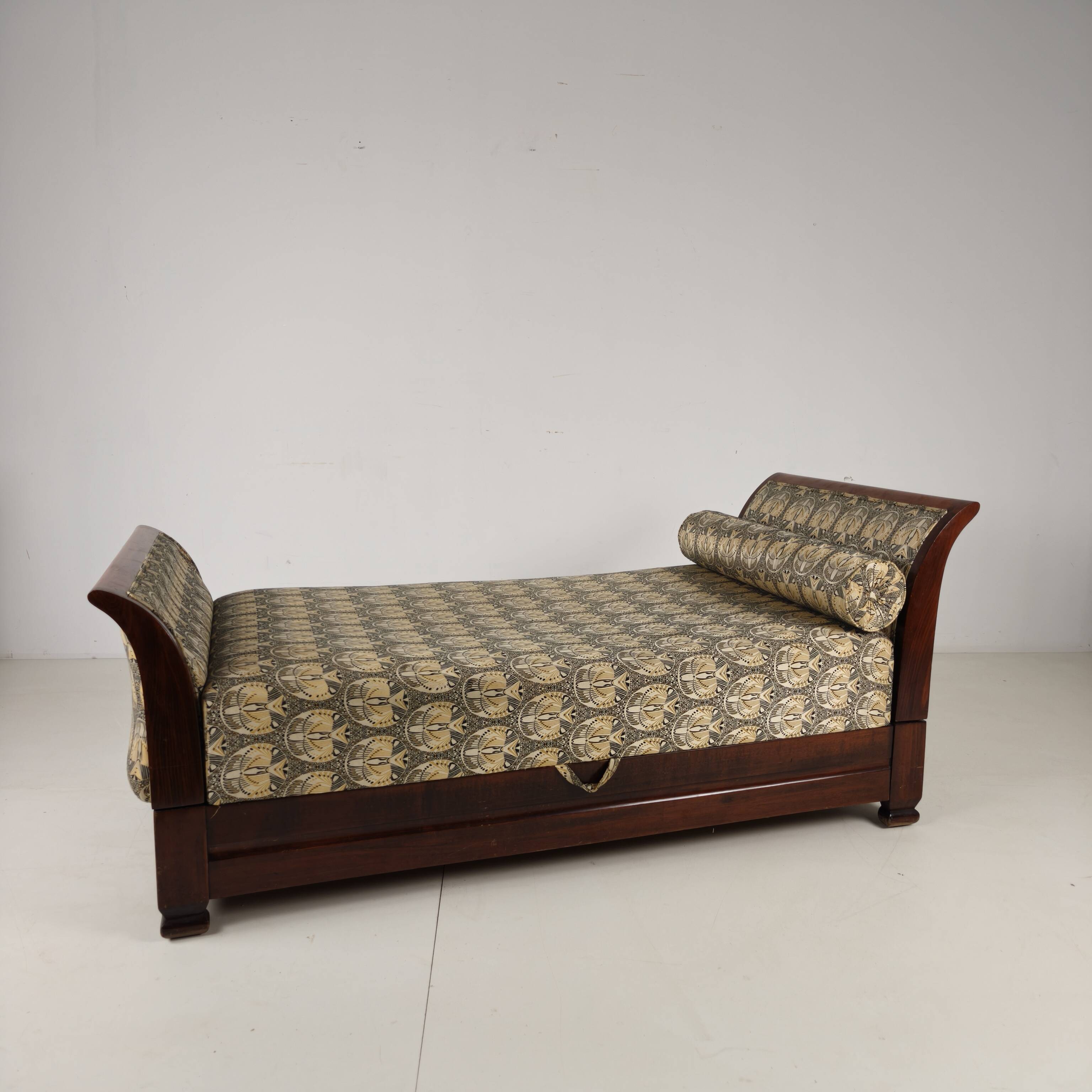 Art Deco Daybed with Hidden Storage & Adjustable Positions