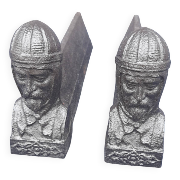 Paire de chenets en fonte