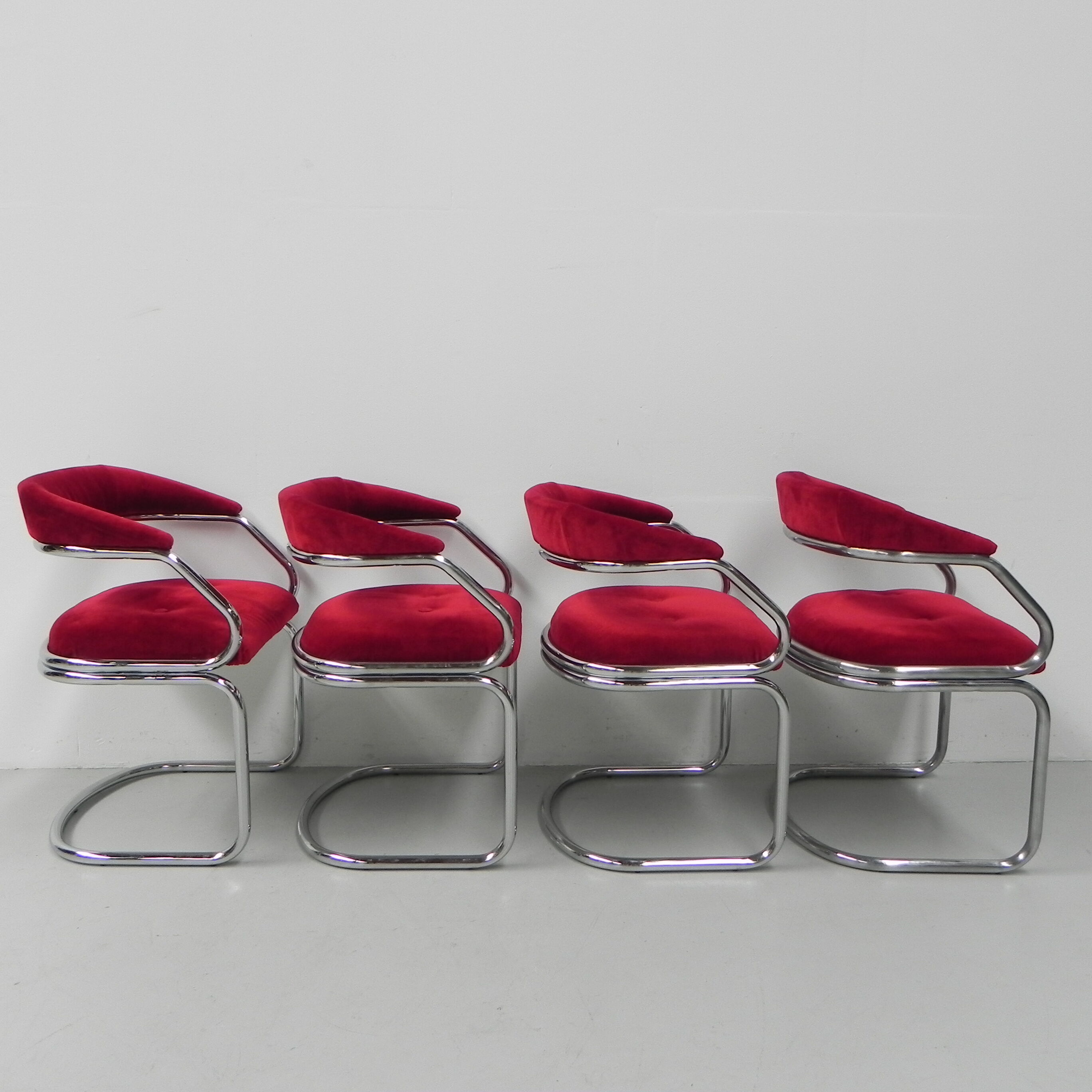 Set of 4 dining table chairs