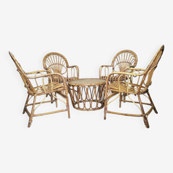 Salon de jardin : 4 fauteuils et table basse en rotin