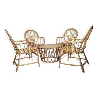 Salon de jardin : 4 fauteuils et table basse en rotin