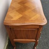 Beautiful vintage wooden chest of drawers with 2 drawers.