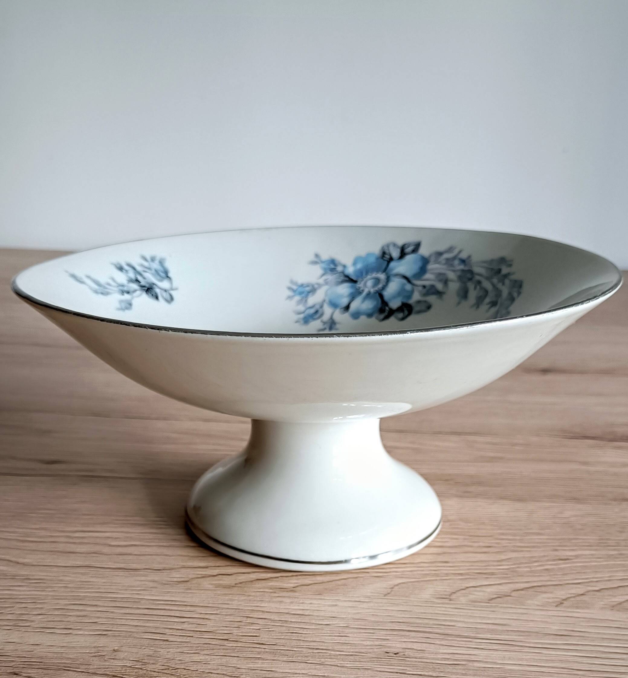 Compotier or fruit bowl in white porcelain BH France
