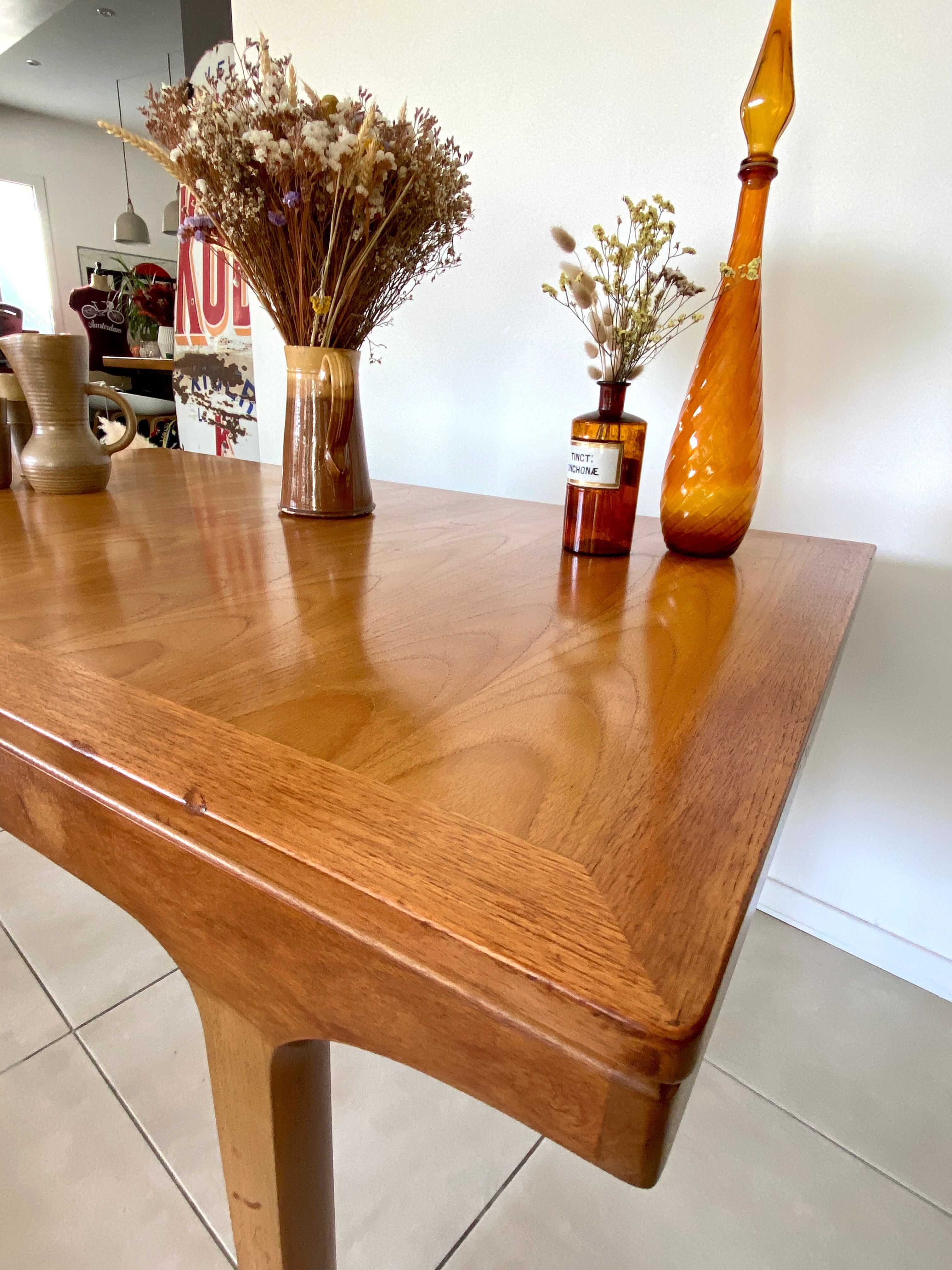 Extendable dining table in NATHAN teak