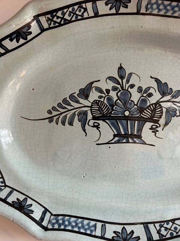 Grand plat oval dit “cul noir” Rouen XVIII / XIXeme