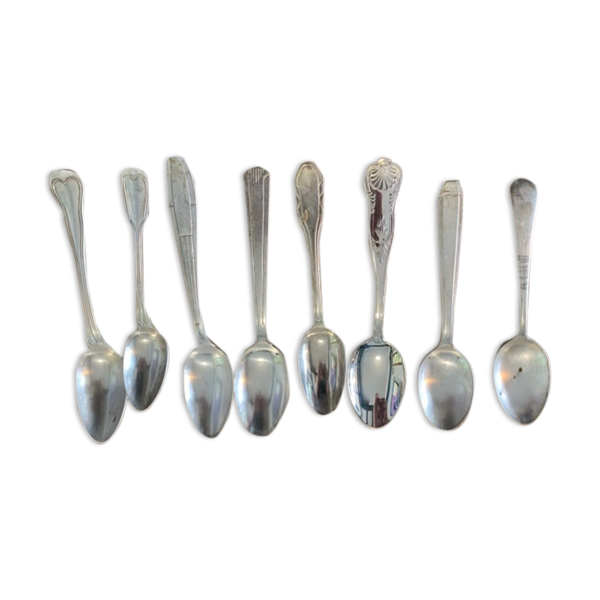 8 cuillères à soupe en métal argenté dont une monogrammee christofle art deco