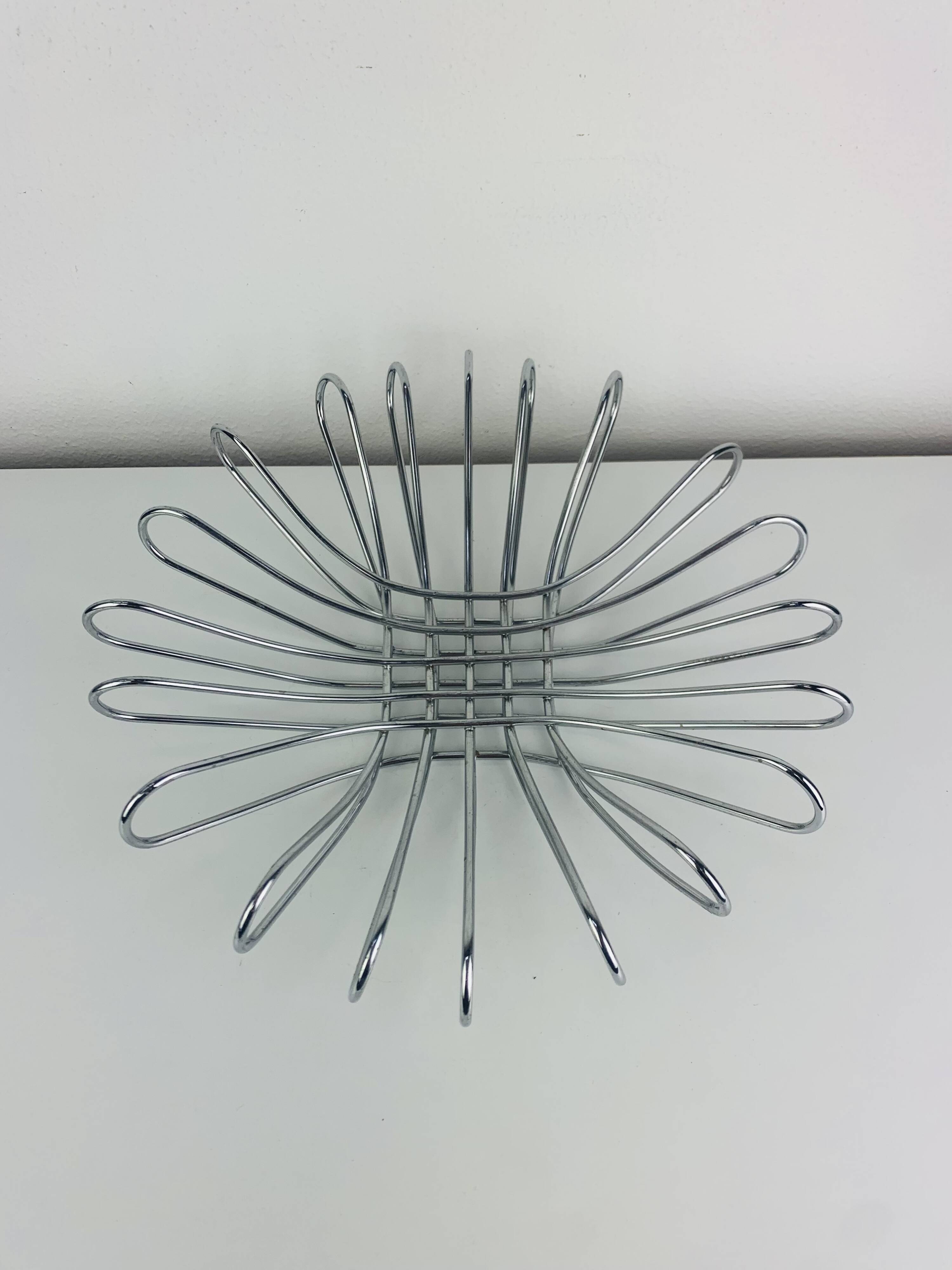Chrome wire fruit bowl, 1970s.