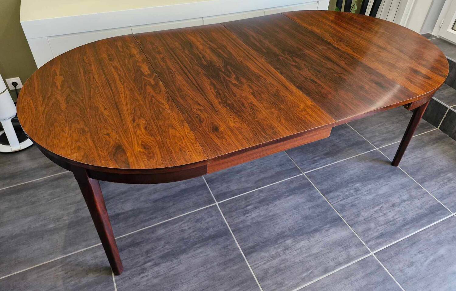 Scandinavian extendable round table in rosewood, 1970s