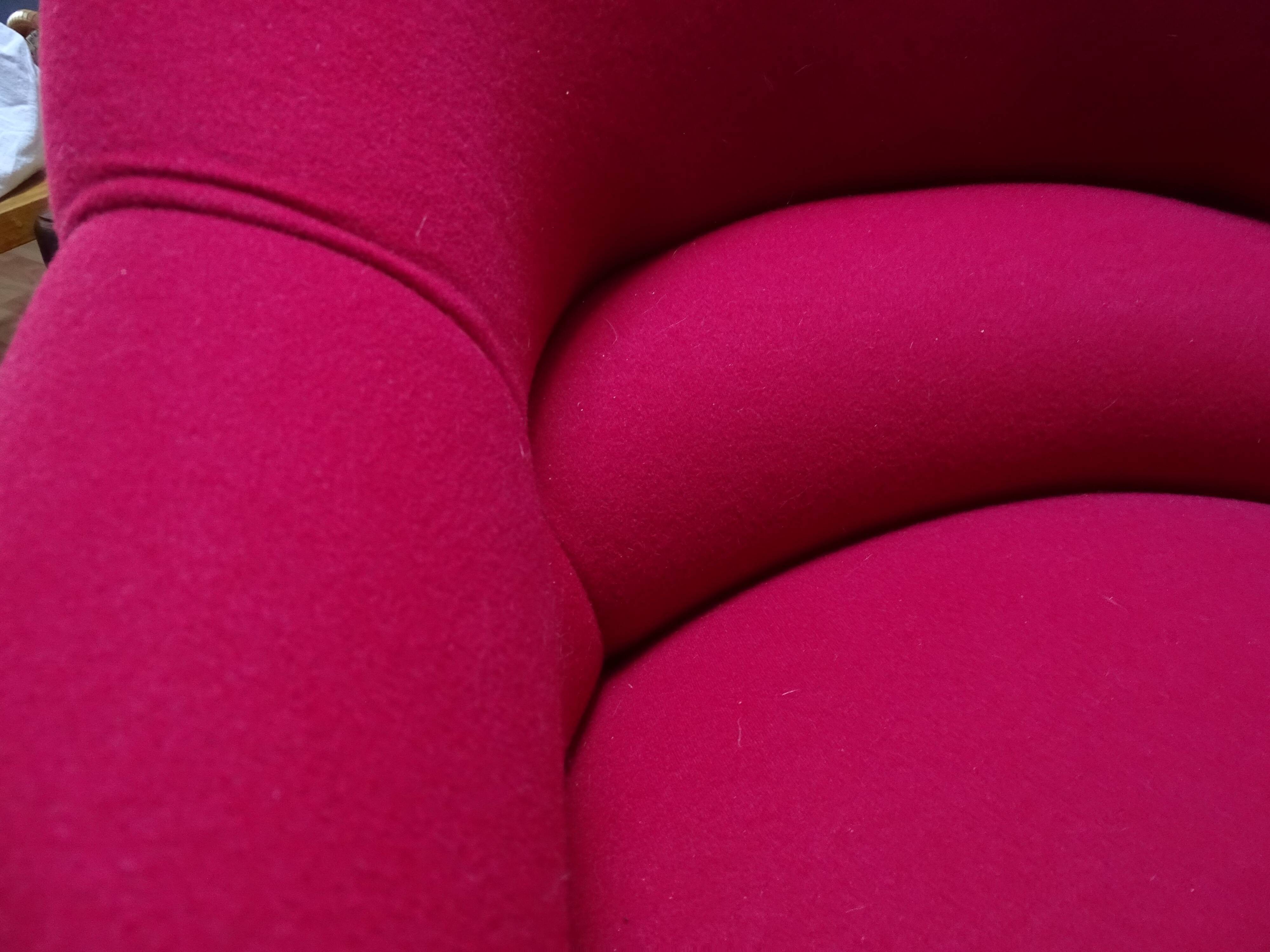 Red toad armchair vintage top