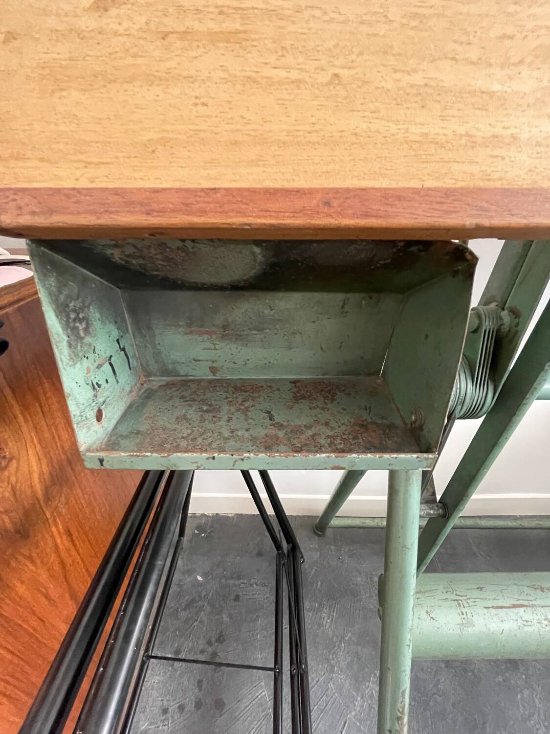 Heliolith Paris Lyon drawing table