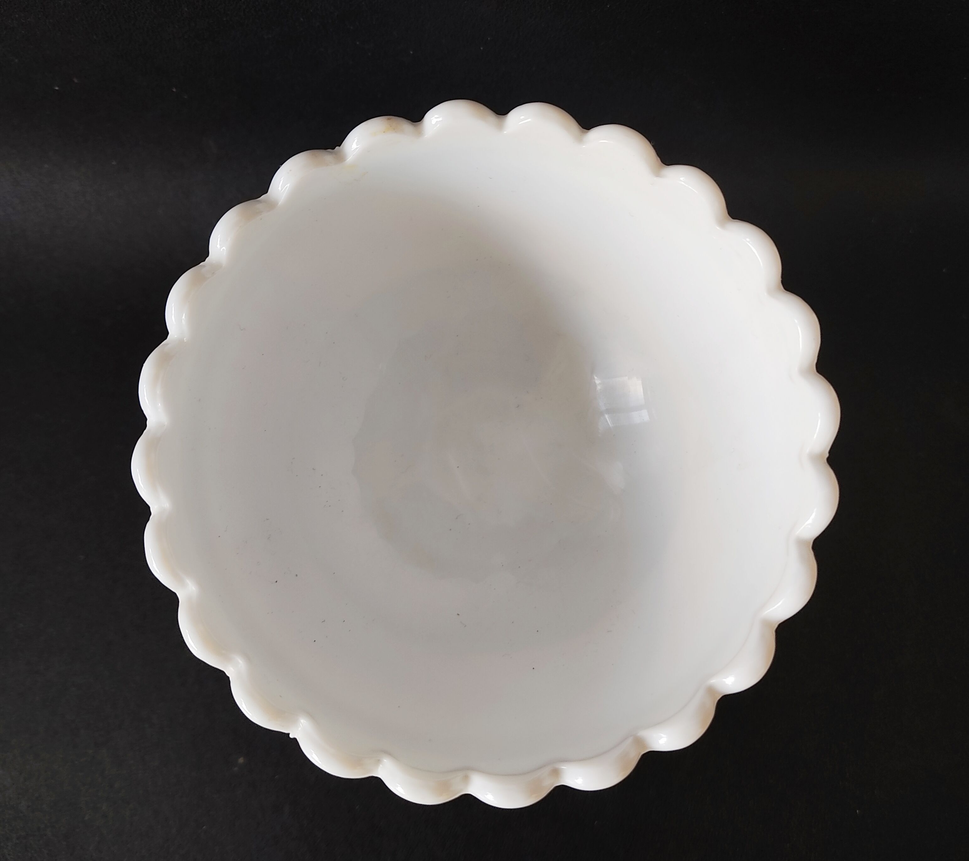White opaline chalice cut 15.5 cm