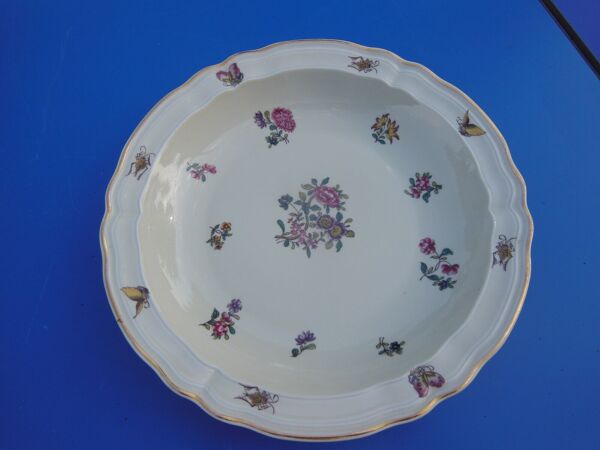 Saladier circulaire en porcelaine estampillé bernardaud Limoges