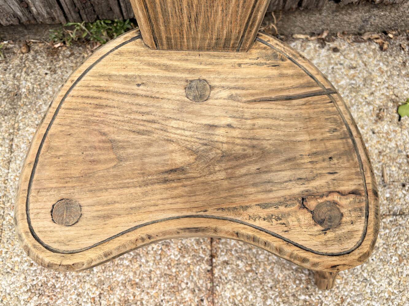 Chaise d’enfant rustique artisanale, tree trunk, esprit wabi-sabi