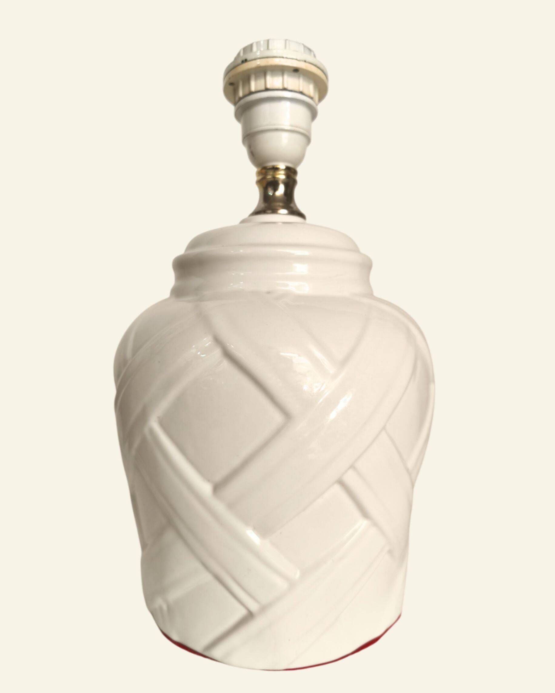 White ceramic lamp base from Manises, intertwined geometric relief.