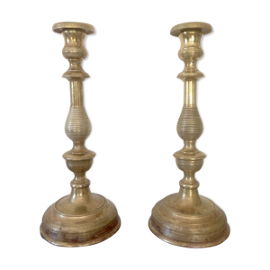 Paire de chandeliers en laiton